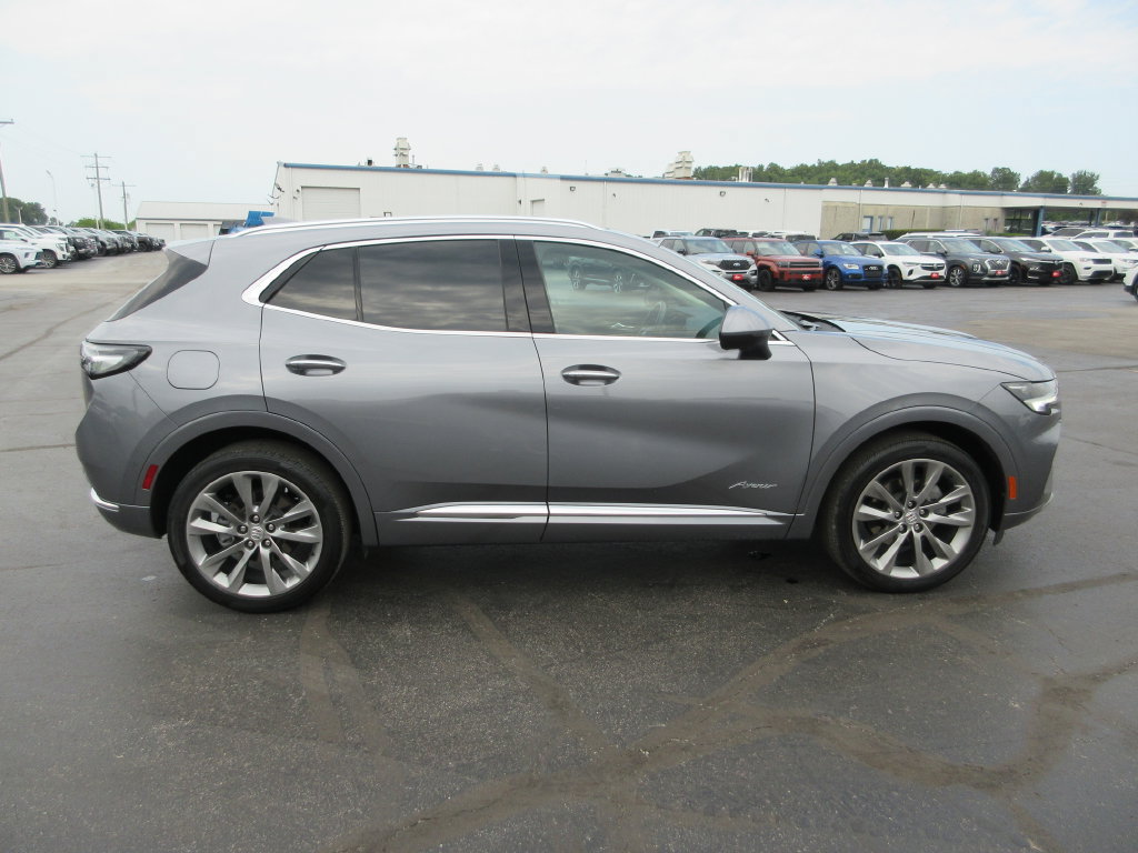 Certified 2022 Buick Envision Avenir w/ Technology Package II AWD/4WD image 5