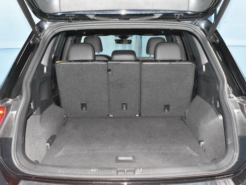 Used 2024 Volkswagen Tiguan SE R-Line image 30