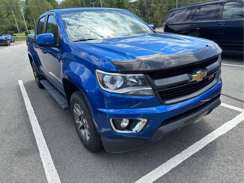 Used 2019 Chevrolet Colorado Z71 AWD/4WD image 3