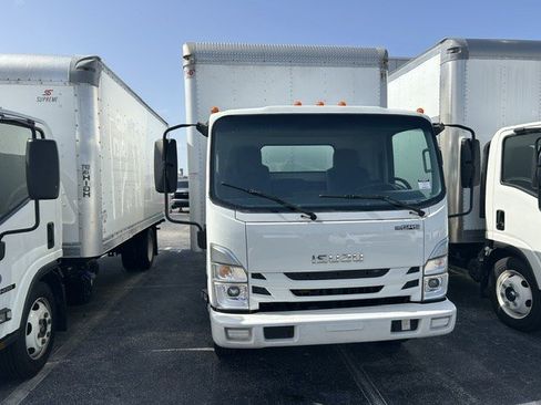 Used 2024 Isuzu NPR RWD image 5