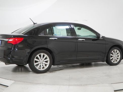 Used 2013 Chrysler 200 Limited image 10