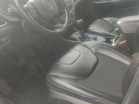 Used 2021 Jeep Cherokee Altitude image 6