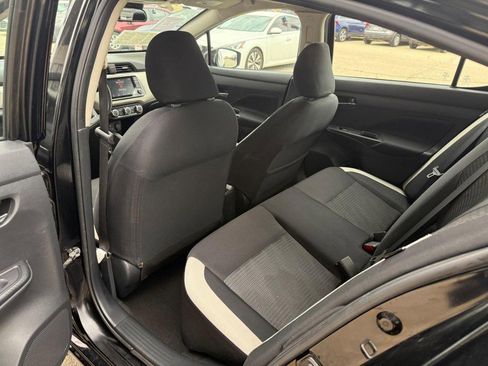 Used 2022 Nissan Versa SV image 12