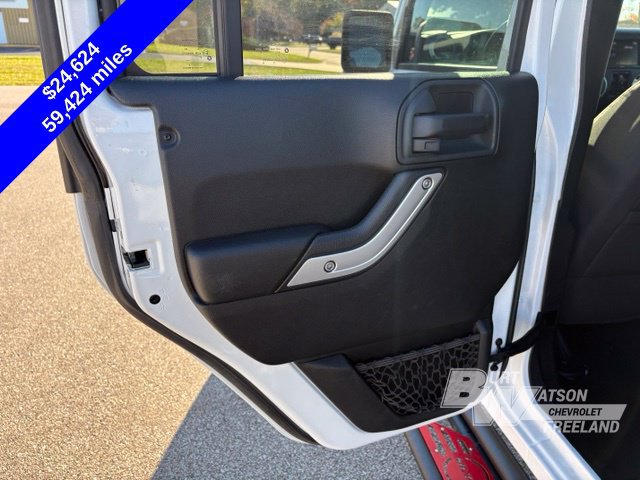 Used 2018 Jeep Wrangler Unlimited Rubicon w/ Cold Weather Group AWD/4WD image 33