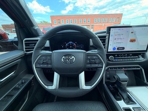 Used 2025 Toyota Sequoia Limited w/ Tow Technology Package AWD/4WD image 23