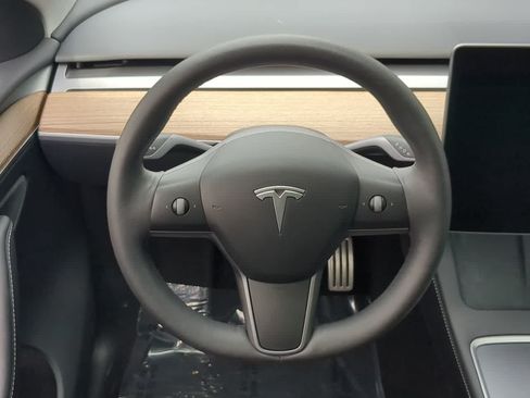 Used 2024 Tesla Model Y Performance AWD/4WD image 23
