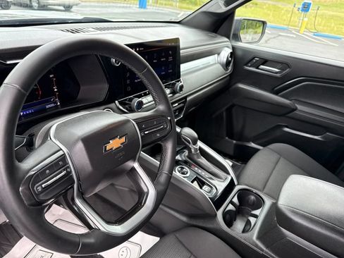 Used 2023 Chevrolet Colorado LT w/ LT Convenience Package II AWD/4WD image 17