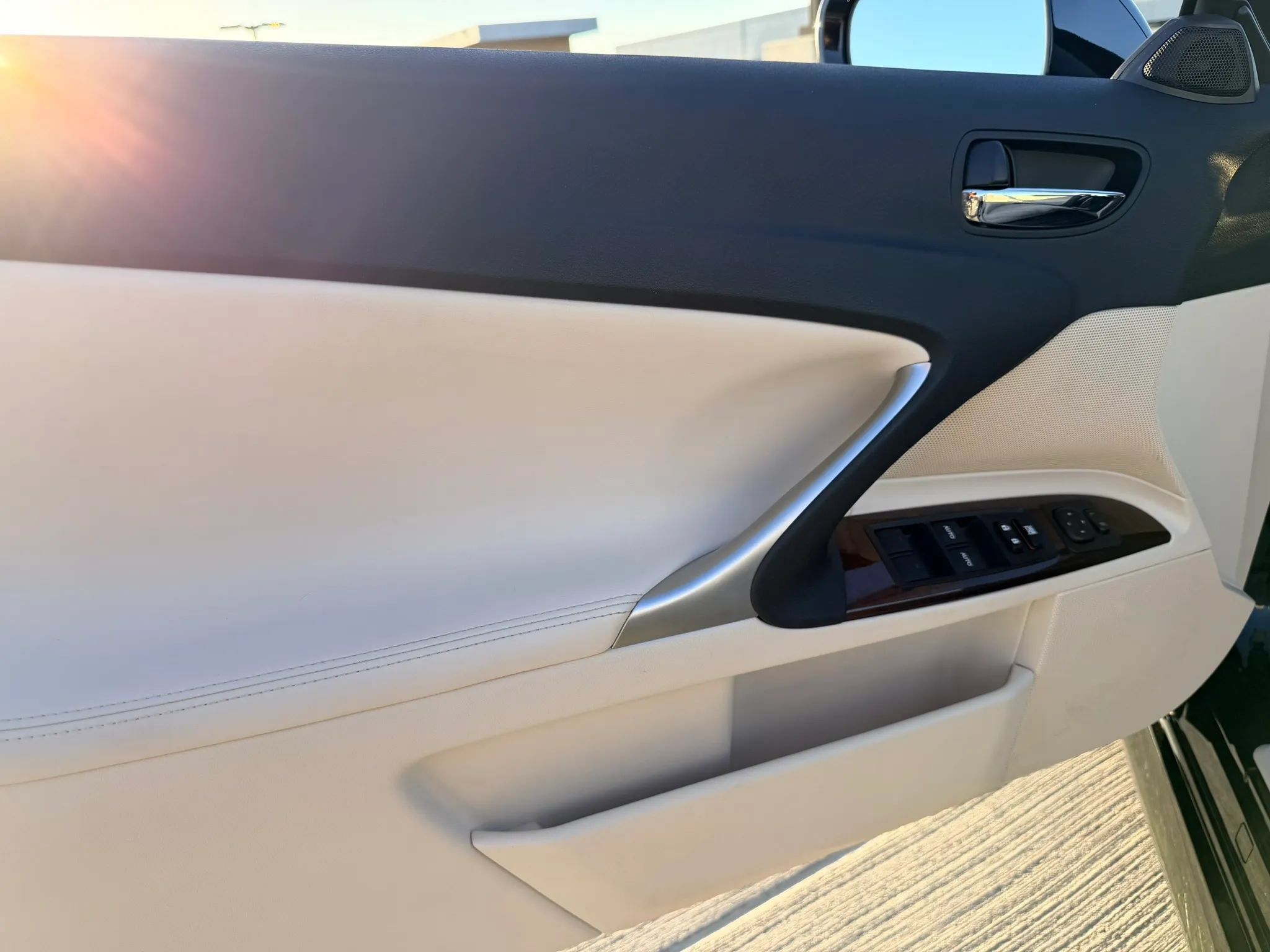 Used 2013 Lexus IS 250C RWD image 17