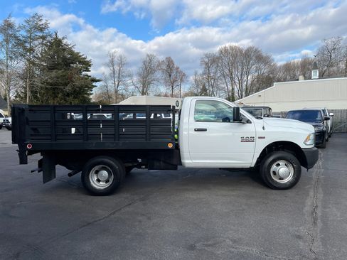 Used 2014 RAM 3500 Tradesman image 7