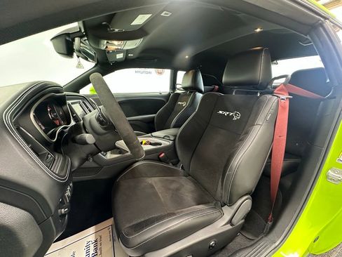 Used 2023 Dodge Challenger SRT Hellcat w/ Driver Convenience Group image 11