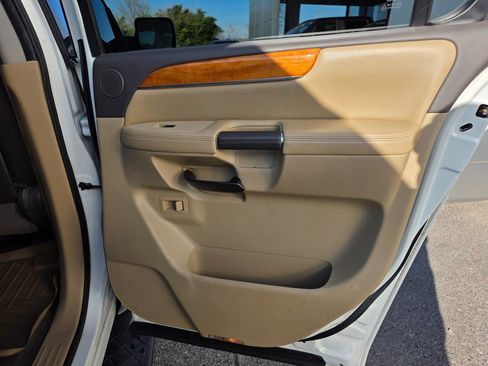 Used 2014 Nissan Armada Platinum w/ Platinum Reserve Package image 14