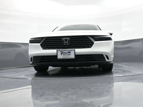 Certified 2023 Honda Accord EX image 26