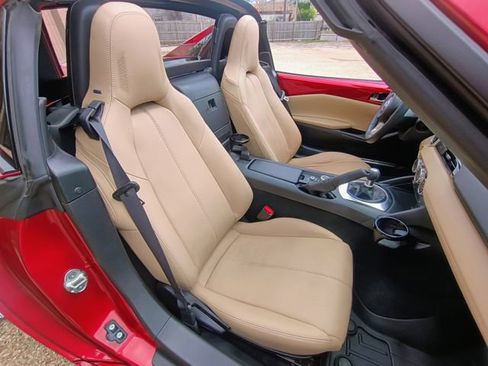 Used 2020 MAZDA MX-5 Miata RF Grand Touring RWD image 46