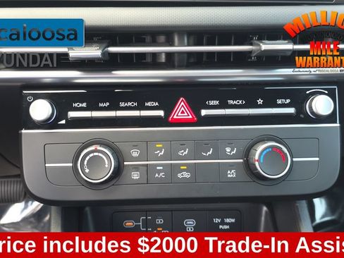 Used 2025 Hyundai Santa Cruz SE FWD image 21