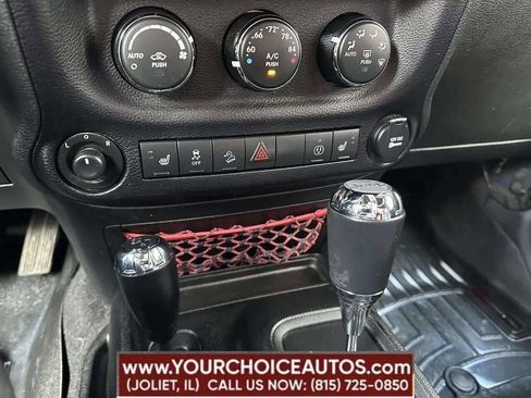 Used 2017 Jeep Wrangler Rubicon image 12