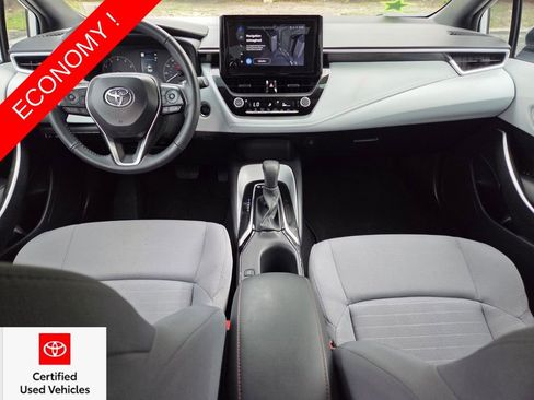 Certified 2025 Toyota Corolla SE FWD image 5