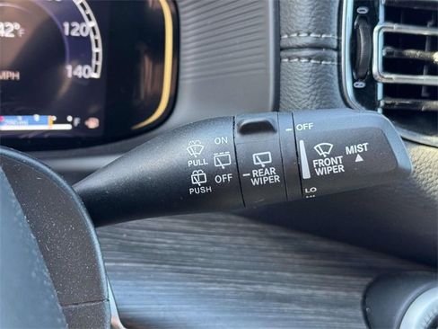 Used 2024 Jeep Wagoneer Series II image 13