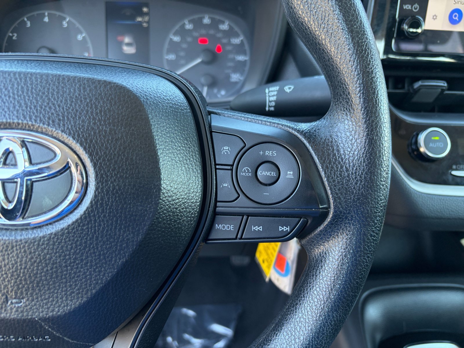 Certified 2025 Toyota Corolla LE FWD image 15