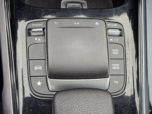 Used 2021 Mercedes-Benz GLB 250 image 19