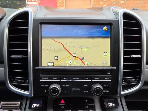 Used 2011 Porsche Cayenne Turbo AWD/4WD image 15