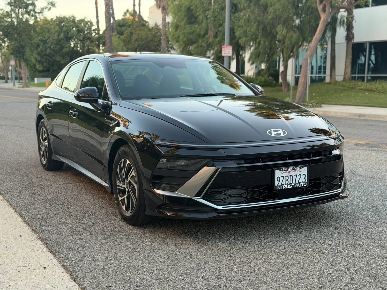 Used 2026 Hyundai Sonata Blue FWD image 3