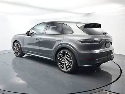 Certified 2023 Porsche Cayenne GTS image 3