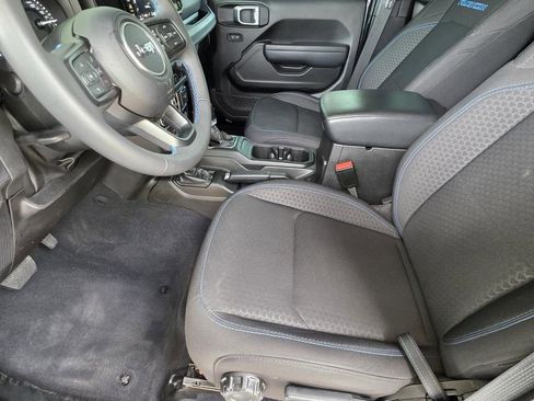 Used 2024 Jeep Wrangler Unlimited Rubicon 4xe image 7