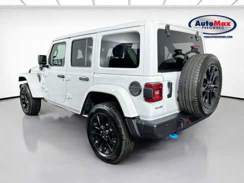 Used 2024 Jeep Wrangler Unlimited Sahara AWD/4WD image 5