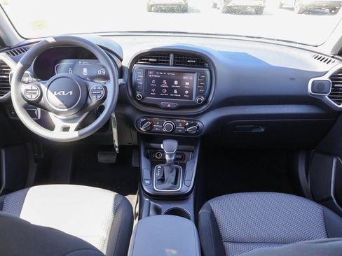 Used 2025 Kia Soul LX w/ LX Technology Package image 6
