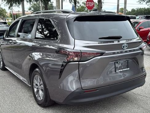 Certified 2024 Toyota Sienna XLE w/ XLE Plus Package FWD image 5
