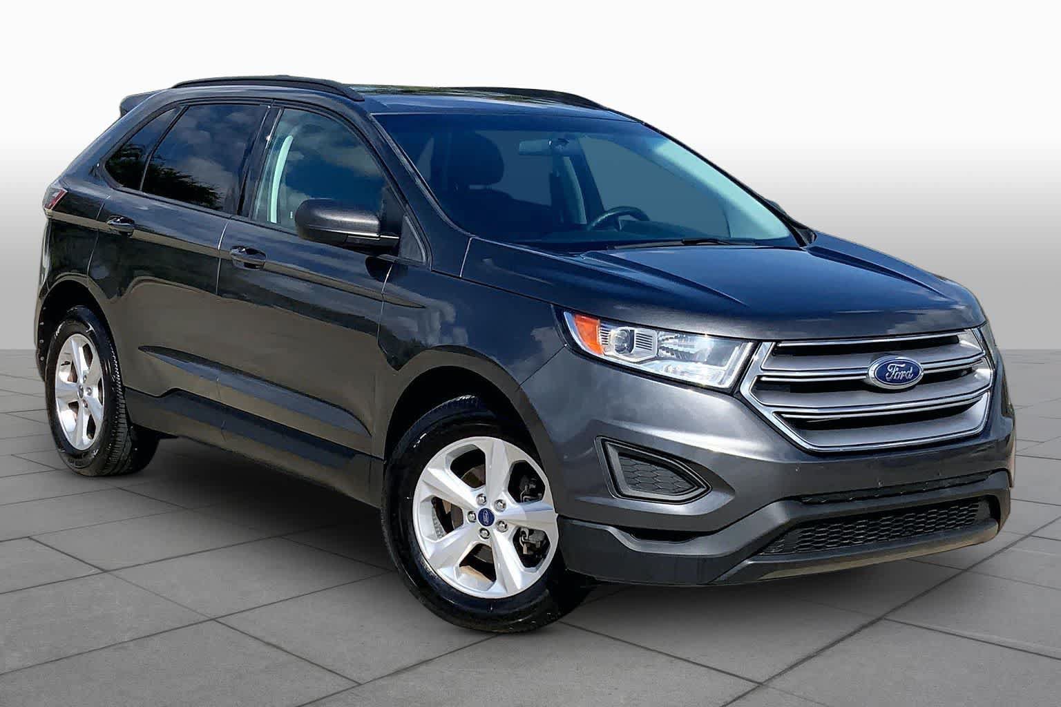 Used 2018 Ford Edge SE FWD image 2