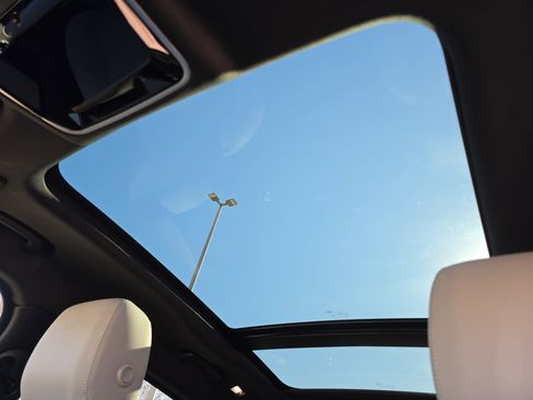 New 2026 Land Rover Range Rover Velar Dynamic SE image 30