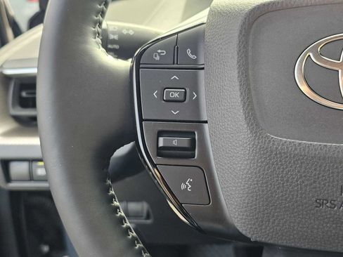 Certified 2026 Toyota Prius XLE FWD image 28
