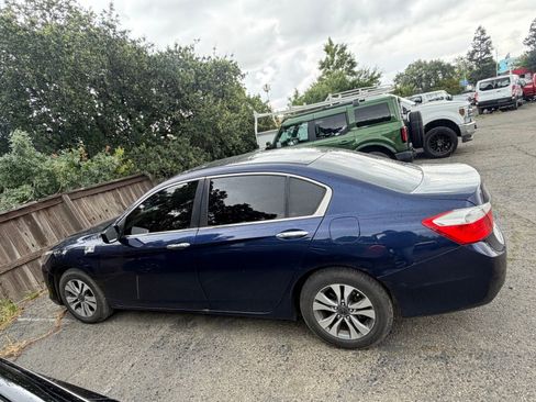 Used 2013 Honda Accord LX image 2