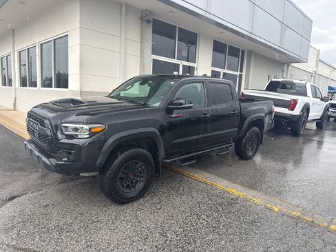 Used 2020 Toyota Tacoma TRD Pro AWD/4WD image 8