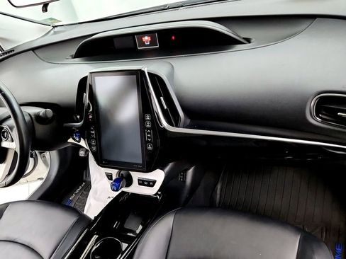 Certified 2018 Toyota Prius Prime Premium FWD image 16