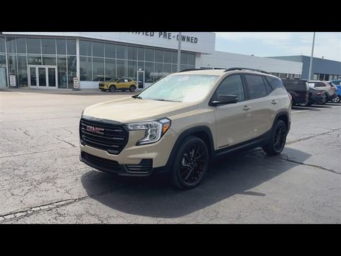 Certified 2023 GMC Terrain SLE w/ Driver Convenience Package FWD image 4