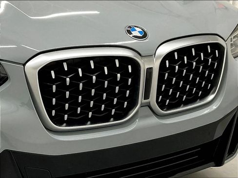 Used 2024 BMW X4 xDrive30i w/ M Sport Package AWD/4WD image 39
