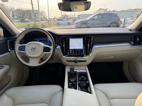 Used 2023 Volvo S60 B5 Core w/ Climate Package image 14