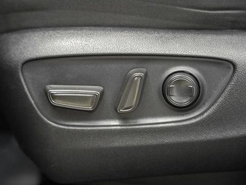 Used 2025 Toyota RAV4 XLE image 31