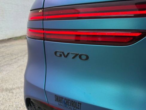 Used 2022 Genesis GV70 3.5T Sport w/ Sport Prestige Package AWD/4WD image 16