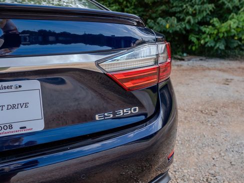 Used 2018 Lexus ES 350 w/ Premier Package FWD image 11