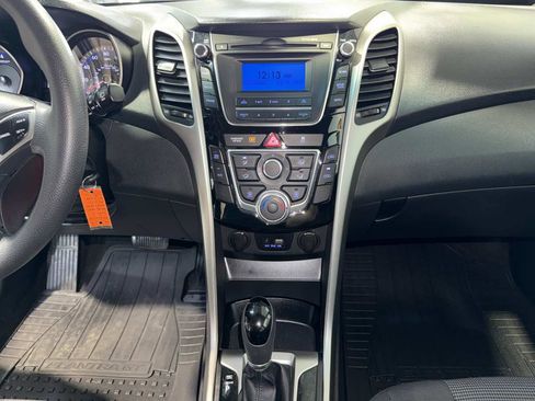 Used 2017 Hyundai Elantra GT image 20