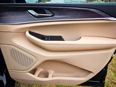 New 2025 Jeep Grand Cherokee Limited image 45