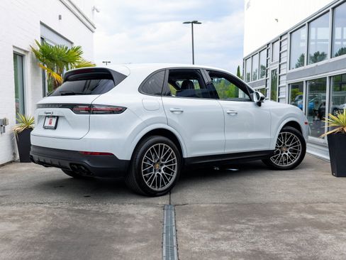 Used 2022 Porsche Cayenne S Platinum image 7