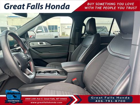 Used 2025 Ford Explorer ST-Line w/ ST-Line Street Pack AWD/4WD image 21