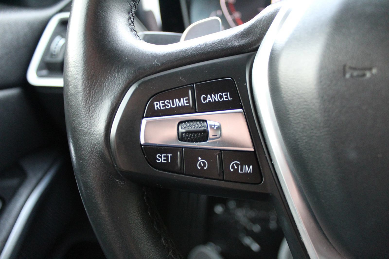 Used 2020 BMW 330i Sedan w/ Convenience Package RWD image 17