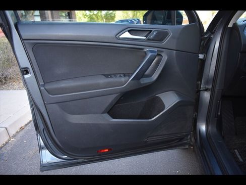 Used 2021 Volkswagen Tiguan S FWD image 17