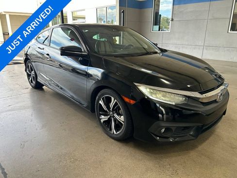 Used 2016 Honda Civic Touring image 2
