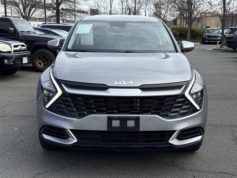 Used 2023 Kia Sportage LX image 3
